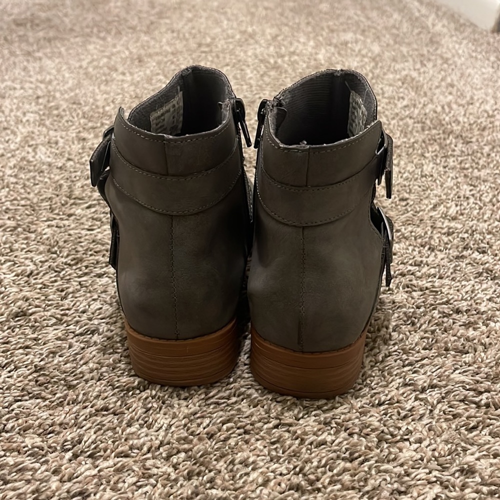 Booties - Picture 3 of 4